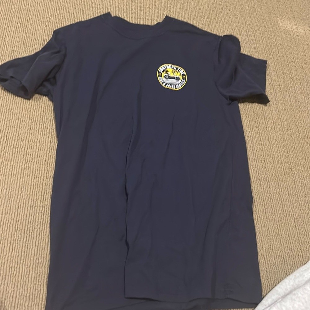 Southern Tide t shirt